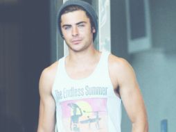 Efron se convirtió en un ídolo juvenil gracias a cintas como 'High school musical' y 'Hairspray'. ESPECIAL /