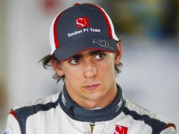 El piloto mexicano de Fórmula Uno Esteban Gutiérrez, de la escudería Sauber F1, tras correr el primer entrenamiento libre. EFE /