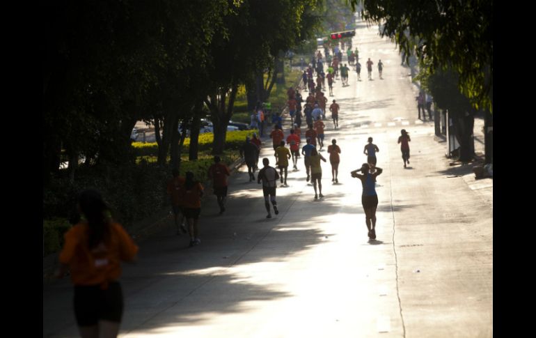 Elementos viales resguardarán la integridad de los participantes del Maratón Internacional de Guadalajara. ARCHIVO /