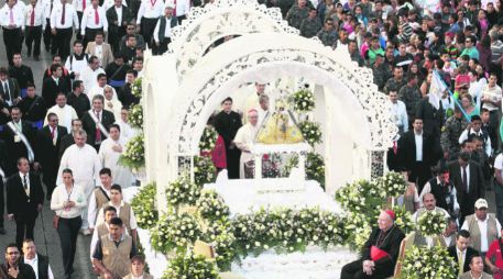 La imagen de la Virgen de Zapopan fue esperada por miles de fieles para verla a su paso rumbo a la Basílica.  /