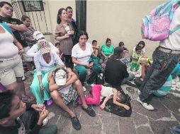 No importó pasar la noche en la calle, incluso dormir en el piso. El amor hacia ''La Generala'' vale el sacrificio.  /