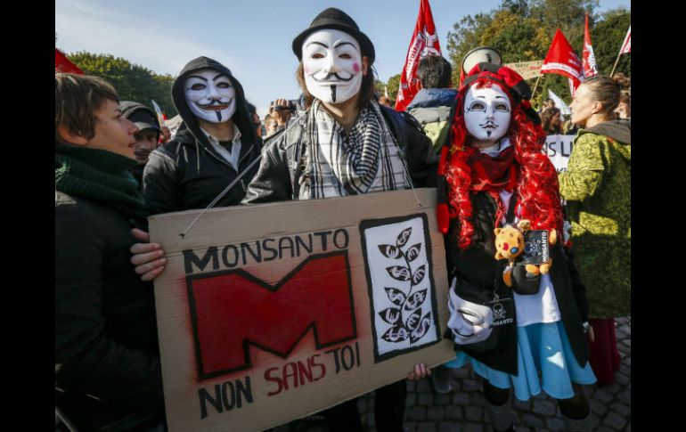 Contingentes de personas se manifestaron contra la multinacional estadounidense alrededor del mundo. EFE /