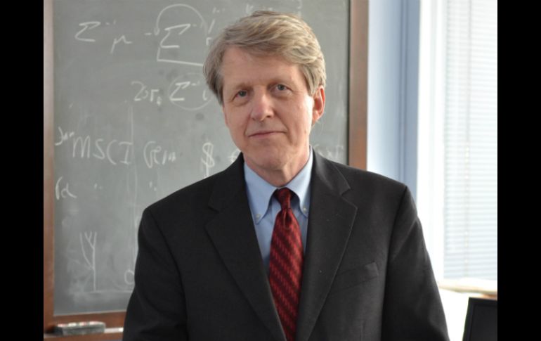 Robert Shiller fue galardonado por sus trabajos sobre los comportamientos de precios de activos en mercados financieros. ARCHIVO /