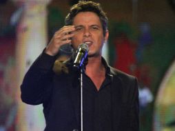 Alejandro Sanz hace una recopilación de varios de sus éxitos con este disco. ARCHIVO /