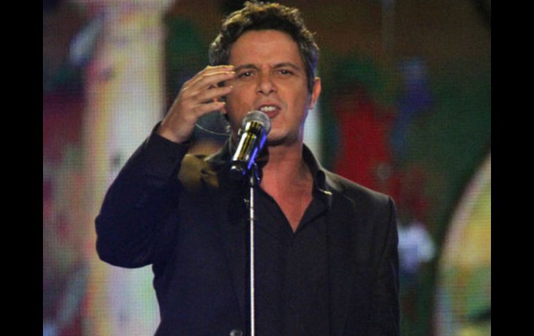 Alejandro Sanz hace una recopilación de varios de sus éxitos con este disco. ARCHIVO /