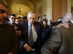 El líder demócrata Harry Reid y su contraparte republicana están optimistas de lograr un acuerdo para superar el cierre de gobierno. EFE /