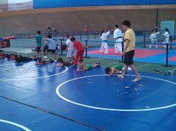 Los jóvenes practican en las instalaciones panamericanas distintos deportes.  /