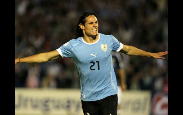 Edinson Cavani anotó el gol de triunfo que le vale el repechaje al equipo uruguayo. EFE /