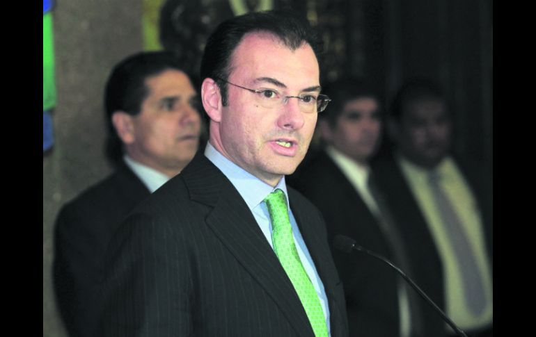 El secretario de Hacienda, Luis Videgaray, al anunciar el acuerdo con los perredistas. NTX /