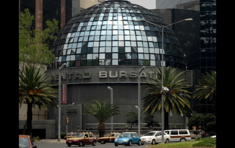 El principal indicador del mercado bursátil mexicano registra hasta el momento un incremento de 190.91 enteros. ARCHIVO /