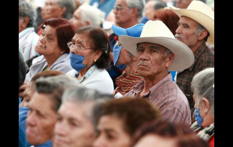 Menos de la mitad de adultos mayores en América Latina recibe una pensión contributiva. ARCHIVO /