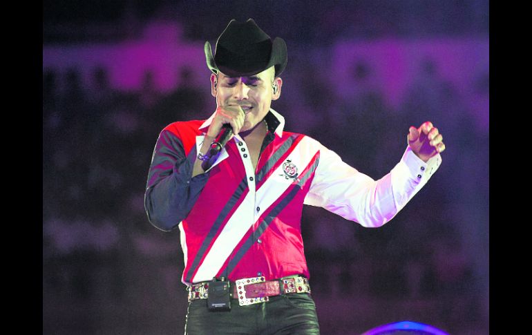 Espinoza Paz es uno de los cantantes gruperos con mayor arrastre gracias a su carisma  /