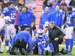 Los gestos de dolor de Reggie Wayne de inmediato prendieron las alarmas y los focos rojos en Indianápolis. AP /