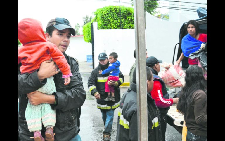 Cientos de familias fueron desalojadas de la localidad de San Vicente, en Guerrero. NTX /