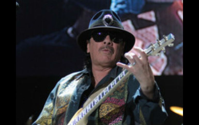 Carlos Santana y su banda se presentarán en un evento único en Guadalajara, el 14 de diciembre en la Arena VFG. ARCHIVO /