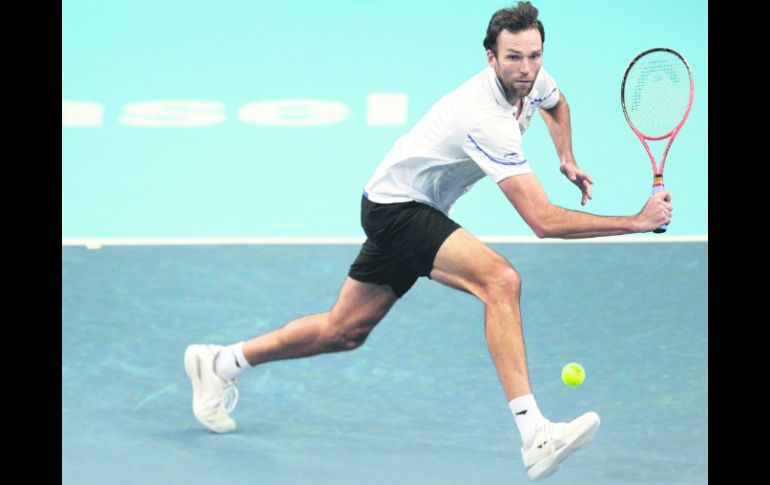 El gigante croata, Ivo Karlovic (foto), ganó el duelo de bombarderos ante el checo Tomas Berdych. AP /