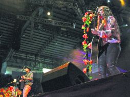 Los hermanos dedicaron su jornada a los enamorados presentes entre el público.  /