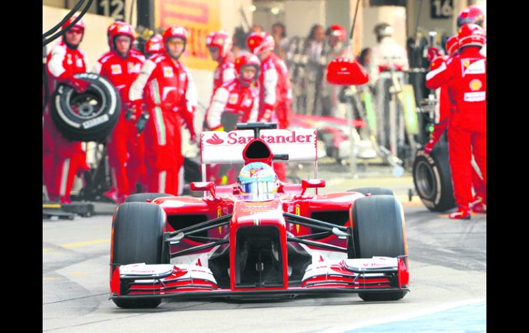 Alonso ha expresado en varias ocasiones su descontento hacia su equipo, al cual tiene en el segundo lugar del Mundial de Constructores. AP /