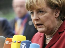 La canciller alemana Angela Merkel se dirige a los medios a su llegada a la reunión del Consejo Europeo que se celebra en Bruselas. EFE /