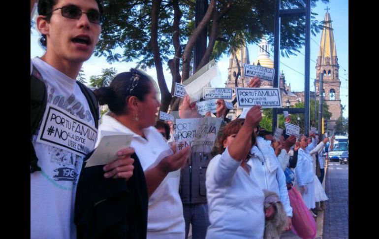 Es la segunda vez en el último mes que se manifiestan en el Congreso en contra de la Ley de Libre Convivencia.  /