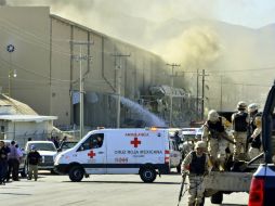 Elementos del Ejército realizan labores de rescate en el edificio siniestrado. EFE /