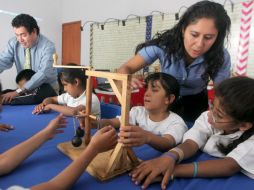 Algunos modelos fueron fabricados por carpinteros purépechas de Michoacán.  /