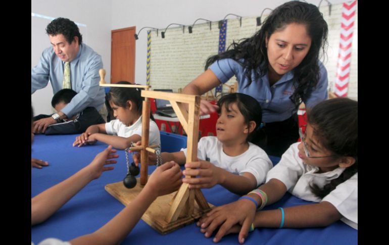 Algunos modelos fueron fabricados por carpinteros purépechas de Michoacán.  /