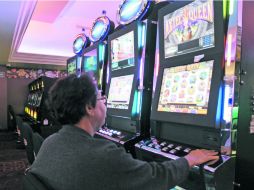 En el país operan 352 casinos, pero los permisos que ha expedido la Segob avalan ya la apertura de otros 373.  /