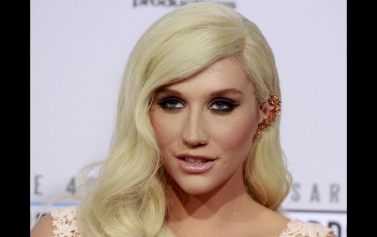 Kesha revolucionó las redes sociales recientemente al divulgar fotos semidesnuda. ARCHIVO /