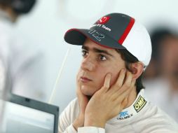 El de Monterrey se congratula porque por momentos le peleó a Fernando Alonso. EFE /