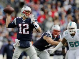 Tom Brady tuvo una gris actuación, pero hizo lo suficiente para darle la victoria a su equipo. AP /