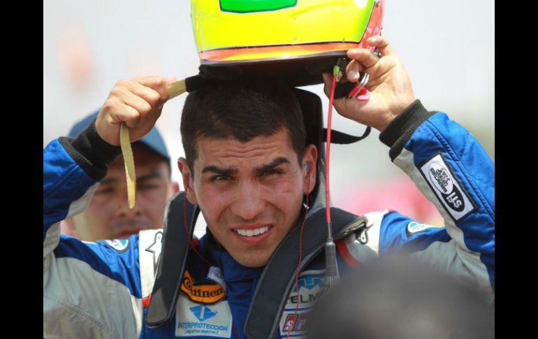 El piloto tapatío luchará en la carrera final por llevarse el campeonato de Nascar México. ARCHIVO /