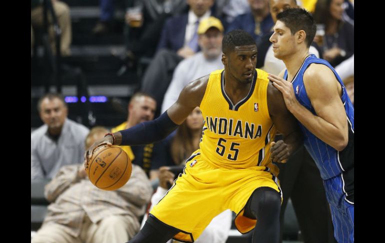 En la primera mitad, Hibbert estuvo a punto de igualar su marca de por vida en rebotes. AFP /