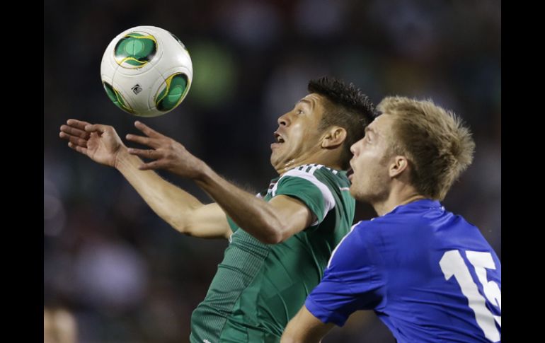 De nueva cuenta Oribe Peralta tuvo una destacada actuación en el encuentro al contribuir a la victoria del Tri ante Finlandia. AP /