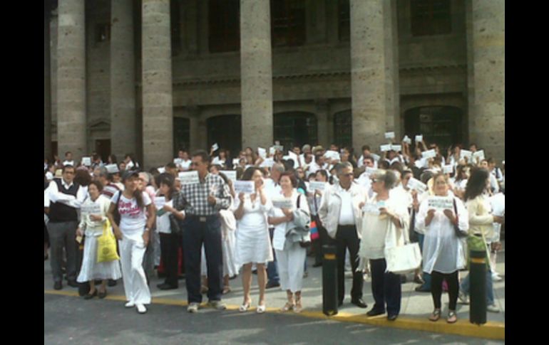 Un grupo de personas se manifestó ayer en contra de la Ley de Libre Convivencia.  /