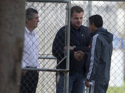 Vergara, Te Kloese y Ortega hablaron durante un buen rato en el entrenamiento de Chivas. MEXSPORT /