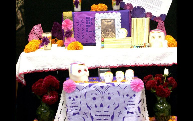 Se hizo un altar de muertos para recordar a Jonathan Medina López. ARCHIVO /