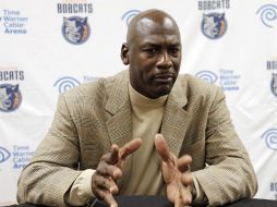 Michael Jordan no ha sido capaz de trasladar su éxito en la cancha a su tarea como propietario. AP /