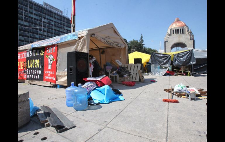 El plantón magisterial ha desaparecido hasta ahora cinco comercios y podría provocar el cierre de otros 30. ARCHIVO /