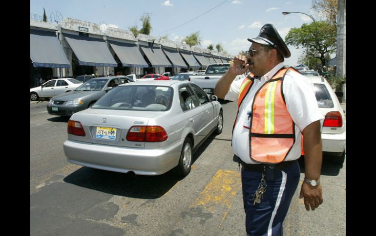 Se incluiría una zona para la descarga de flores para satisfacer las necesidades de estacionamiento de vecinos y comerciantes. ARCHIVO /