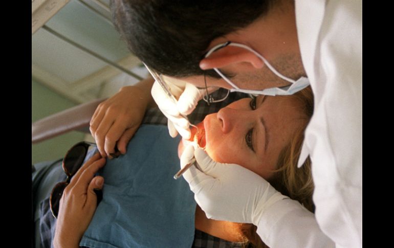 Algunos remedios pueden evitar que visites al dentista. ARCHIVO /