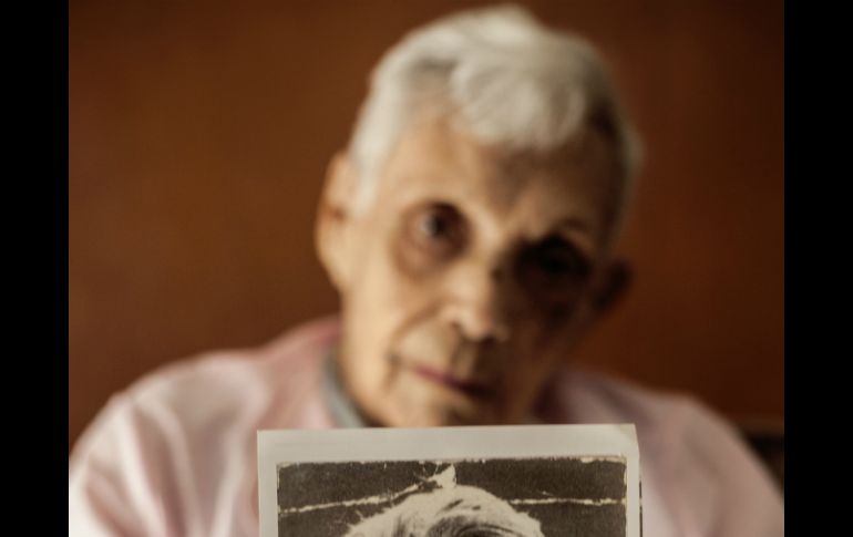 La señora Josefina conoce todos los rincones de Guadalajara, gracias a sus 100 años de vida.  /