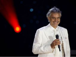 En Portofino Bocelli interpretó algunos de los temas más románticos y reconocidos en todo el mundo. ARCHIVO /