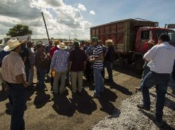 El lunes y el martes productores del cereal bloquearon carreteras, ante la inconformidad por un pago injusto del grano.  /