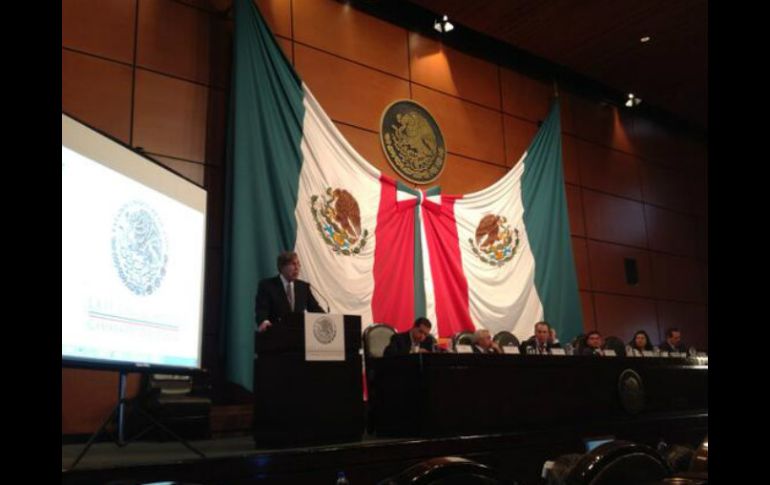 Cuauhtémoc Cárdenas participa en el foro ''Rumbo a la Reforma Energética'', en la Cámara de Diputados. Foto: @Dora_Talamante. ESPECIAL /