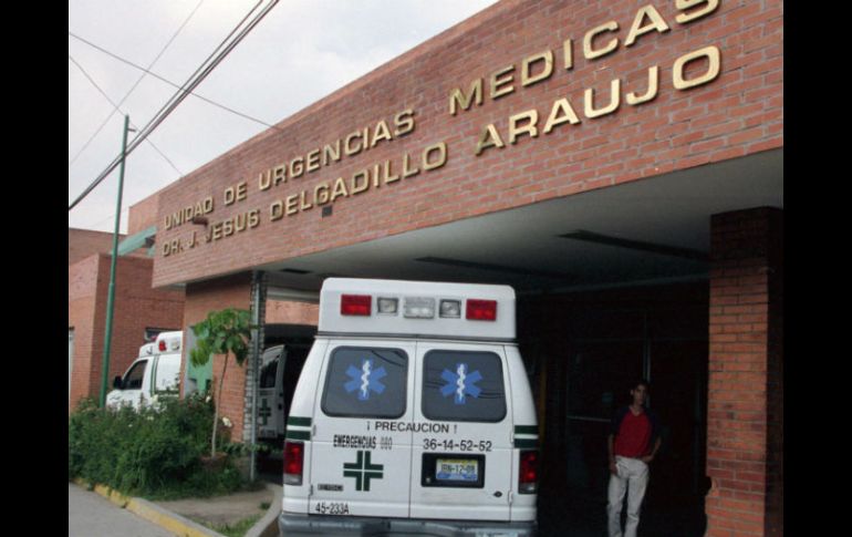 El joven esperó a ser atendido en la Cruz Verde Delgadillo Araujo, pero no había médicos. ARCHIVO /