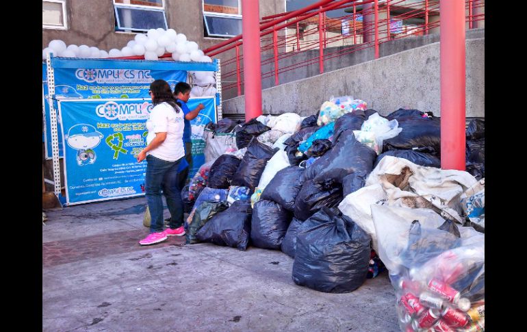 Material PET, evases de leche y latas de refresco pueden llevarse a la calle Tenerías 699 para colaborar con la causa.  /