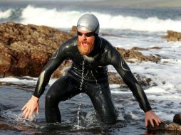 El nadador Sean Conway calificó la hazaña como ''lo más duro'' que ha hecho. AP /