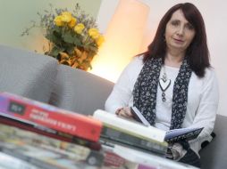 La directora del encuentro librero desde abril de este año, proyecta entre una larga lista los must del evento.  /