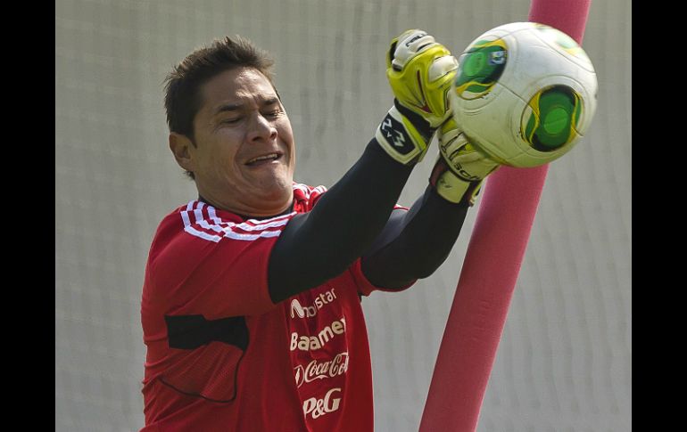 Moisés Muñoz se perfila para ser el arquero titular del cuadro tricolor en la ida de la repesca. AFP /